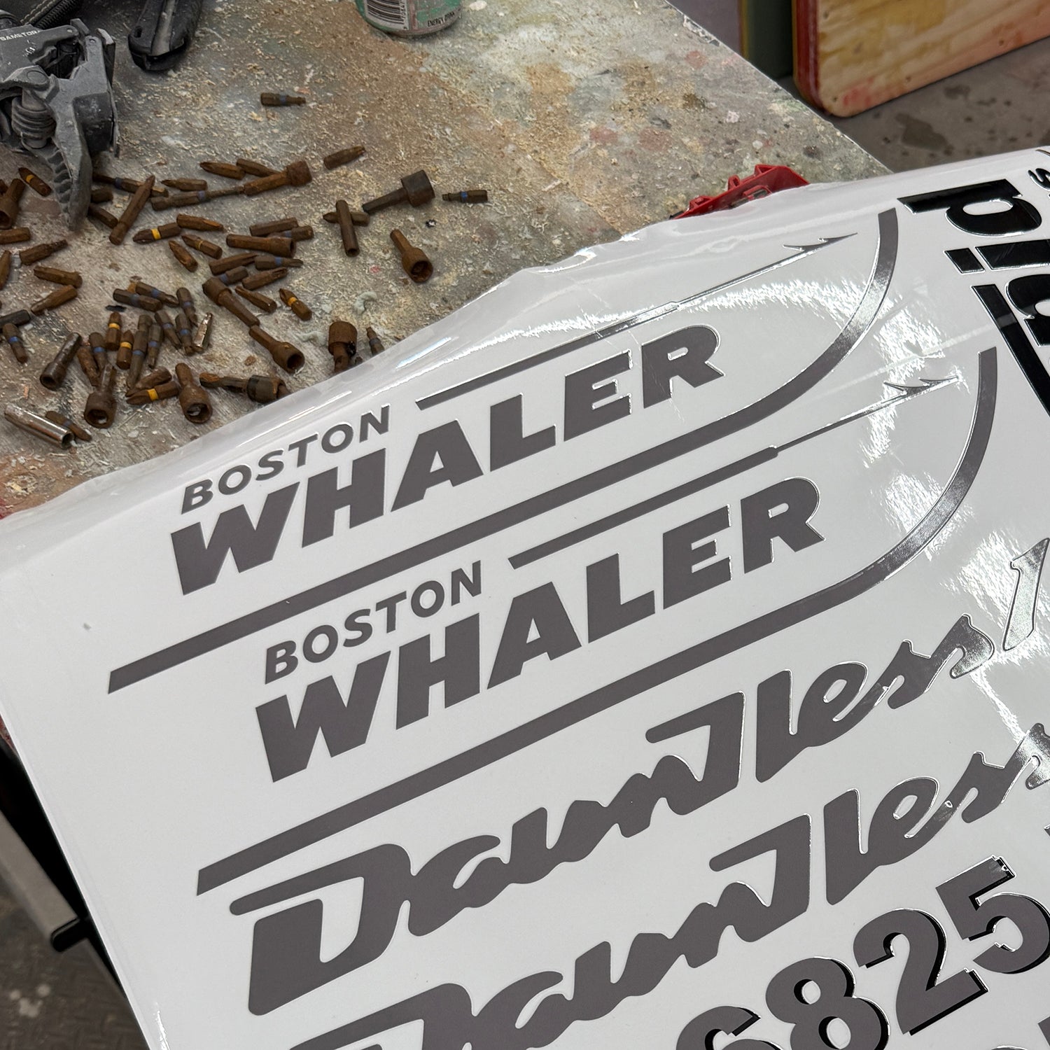 custom-boston-whaler-gray-decals
