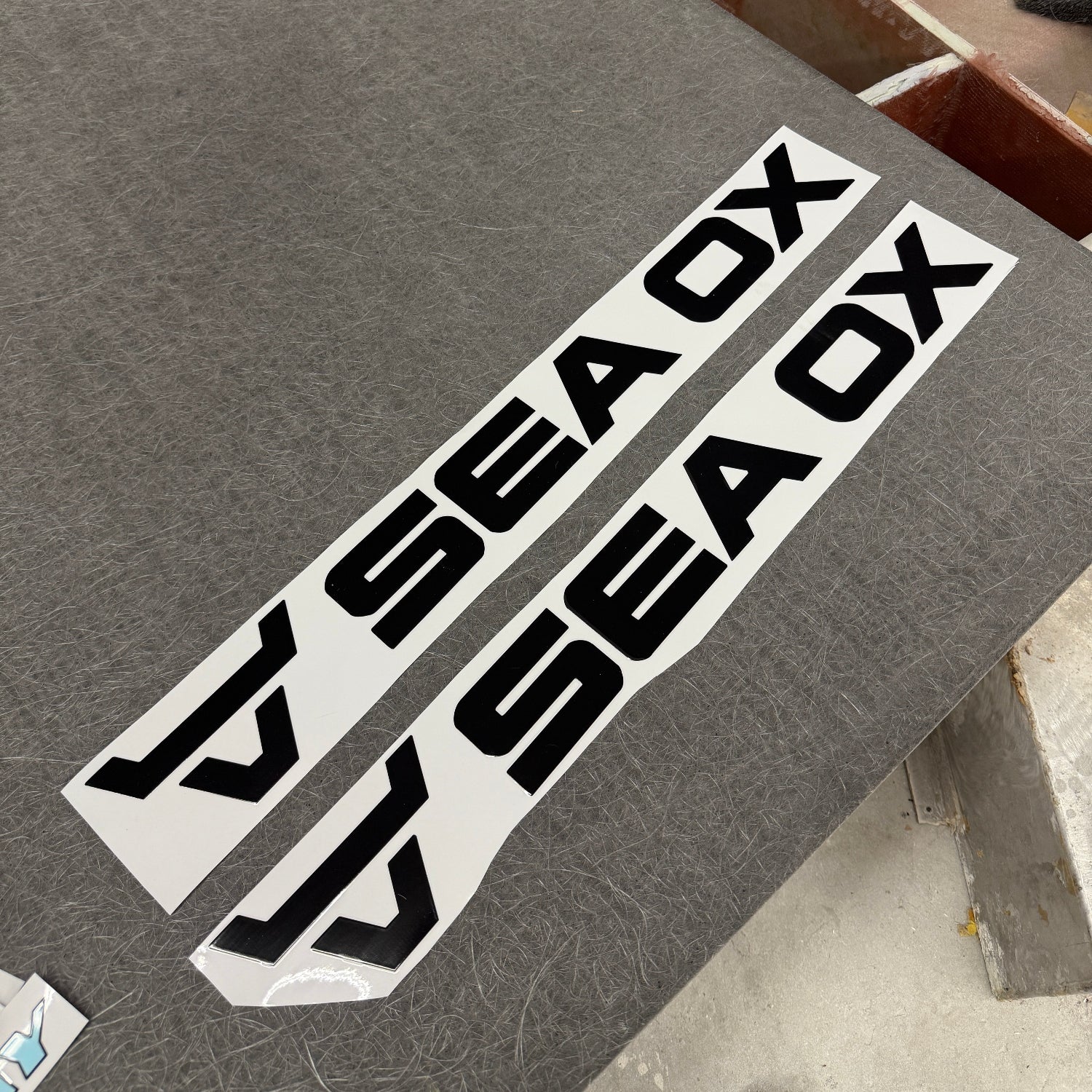 seaOX custom boat hull side decal raised letters