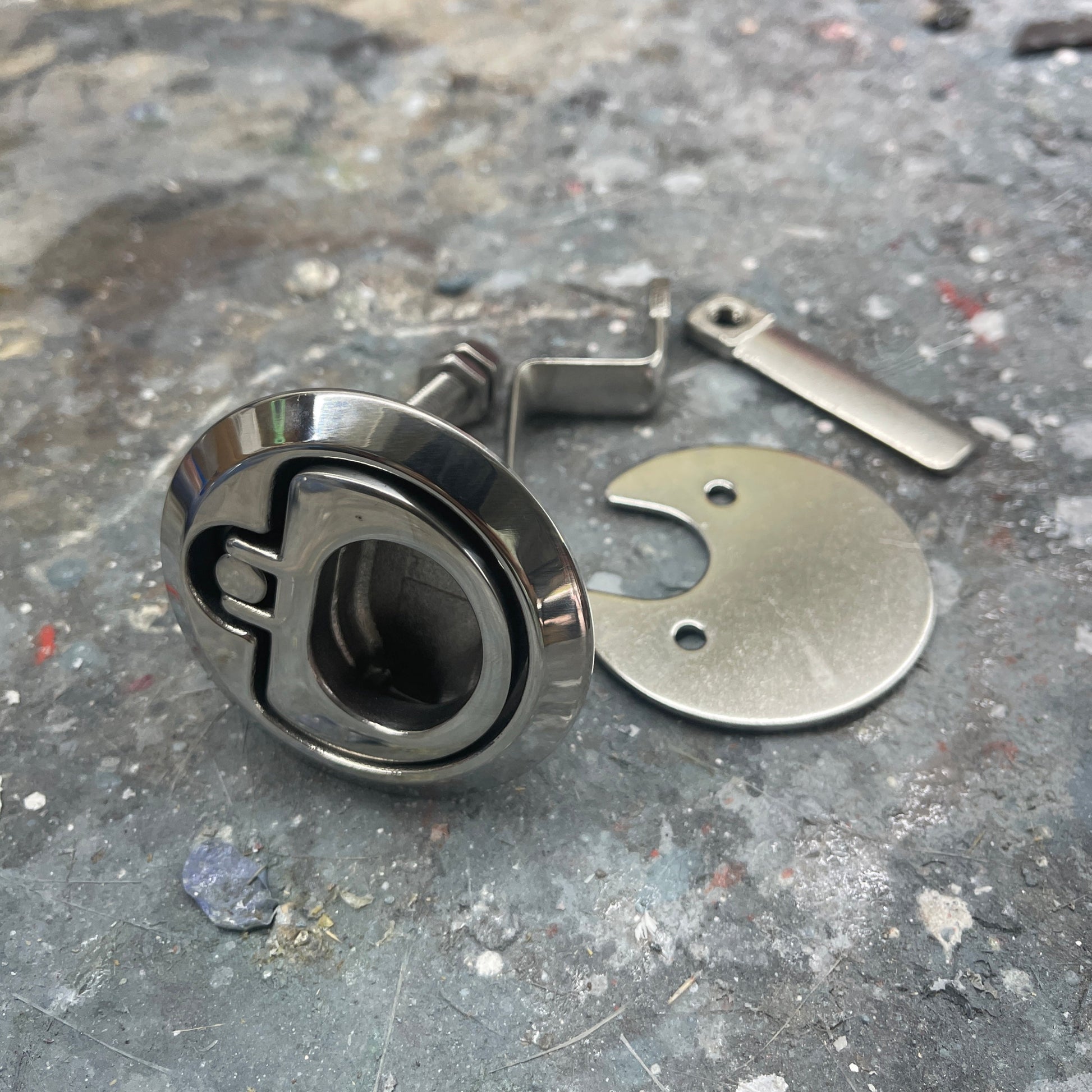 Gemlux 2" round stainless compression latch